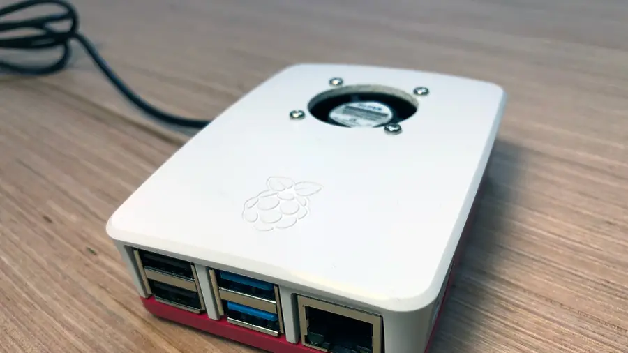 control raspberry pi-fan and temperature with python